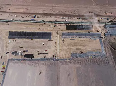 Movimiento de tierras en faena SCM El Abra