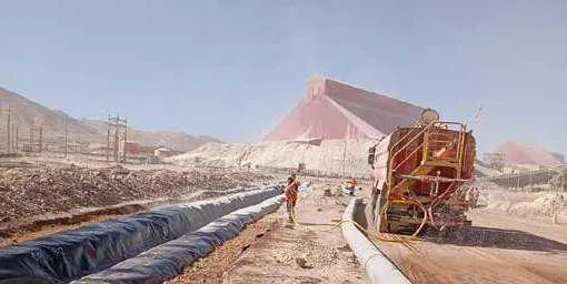Movimiento de tierras para lixiviación clorurada temprana